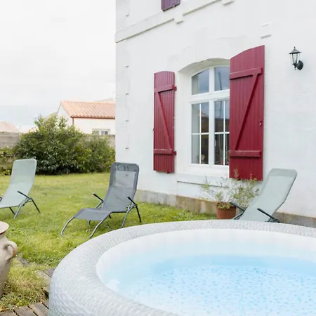 Vakantiehuis Le De La Gare - De Groupe 14 Personnes *