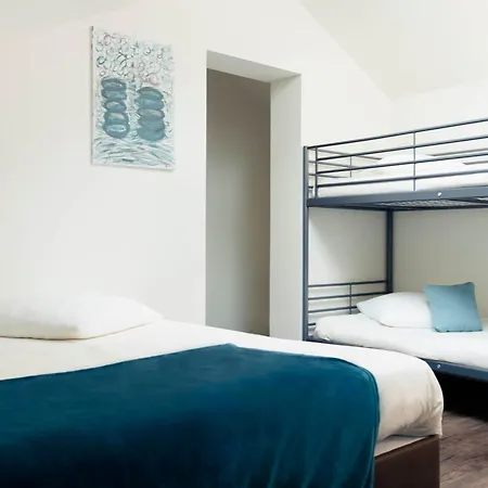 Vakantiehuis Le De La Gare - De Groupe 14 Personnes Remouille