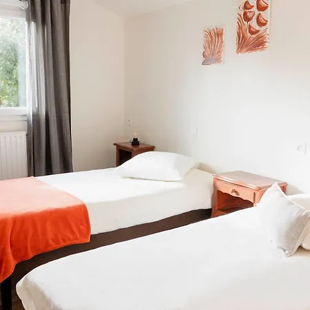 Le De La Gare - De Groupe 14 Personnes * Remouille