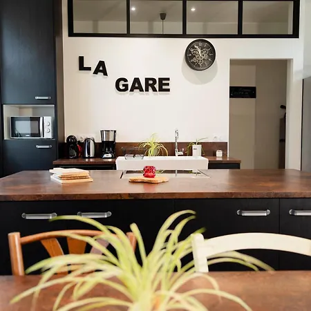 Hébergement de vacances Le De La Gare - De Groupe 14 Personnes *